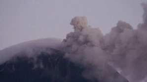 Vulcanul Tungurahua din Ecuador aruncă cenuşă şi lavă la zeci de kilometri înălţime 