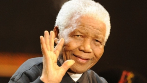"Fostul preşedinte al Africii de Sud Nelson Mandela se simte mai bine"