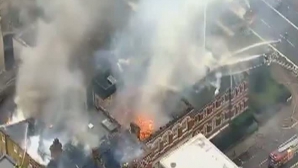 Incendiu de proporţii la Londra.  Circa 120 de pompieri au luptat cu flăcările  