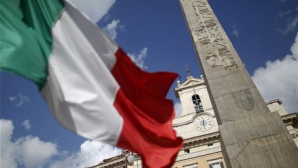 Fitch a redus ratingul suveran al Italiei până la "BBB+" 