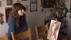 Cafeaua, ceaiul, sarea, vinul şi făina – principale instrumente pentru o pictoriţă din Chişinău. VEZI tablourile UIMITOARE