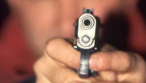 A împuşcat două angajate ale administraţiei publice pentru că nu a obţinut un credit