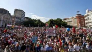 Proteste în Portugalia. Oamenii sunt nemulţumiţi de reducerile bugetare