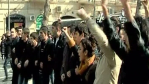Zeci de oameni au fost reţinuţi în timpul unor proteste la Baku