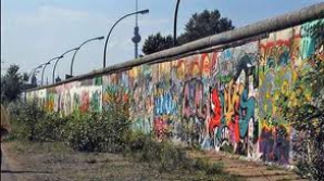 Proteste în Germania: Mii de oameni sunt împotriva demontării unei porţiuni din Zidul Berlinului 