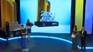 Află cine a primit trofeul "Zece pentru Moldova" la categoriile jurnalişti, interpreţi de muzică populară şi actori 