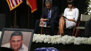 (VIDEO) Soţii Obama au participat la ceremonia de comemorare a victimelor exploziilor din Texas 
