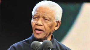 Fostul preşedinte al Africii de Sud Nelson Mandela a ieşit din spital