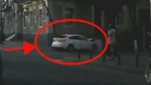 Martor ocular: O maşină care se deplasa cu viteză excesivă s-a izbit într-un copac