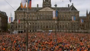 (VIDEO) Aproape un milion de oameni s-au adunat la Amsterdam pentru a asista la ceremonia de întronare a lui Willem-Alexander 