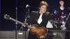 Interpretul britanic Paul McCartney a fost atacat de lăcuste în timpul unui concert (VIDEO)