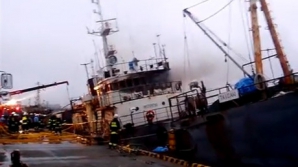 O navă arde într-un port din Japonia: Şase oameni au murit