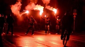 Cel puţin 50 de persoane, dintre care 20 de poliţişti, rănite în cadrul unui festival din Elveţia (VIDEO)