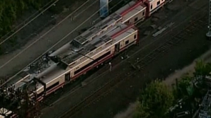 Două trenuri cu pasageri s-au ciocnit în SUA: Cel puţin 60 de persoane au fost transportate la spital