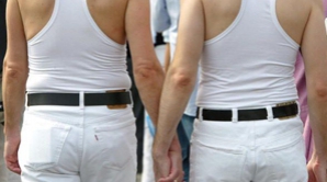 Legea care permite cuplurilor gay să se căsătorească a fost promulgată în Franţa