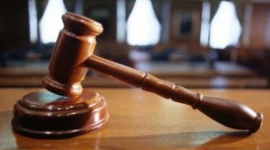 Infractoare la 22 de ani. S-a dat drept ofiţer de urmărire penală pentru a fura  