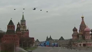 (VIDEO) Zeci de avioane şi elicoptere de luptă, deasupra Moscovei 