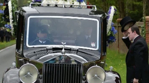 IMAGINI de la înmormântarea SECRETĂ a magnatului rus Boris Berezovschi