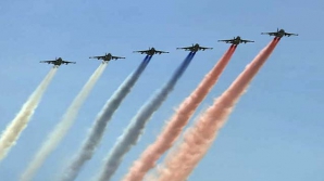 (VIDEO/FOTO) 9 mai în Rusia: Spectacol aerian şi paradă cu zeci de tancuri, blindate şi mii de militari