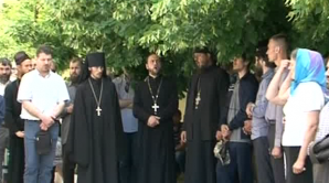 Rugăciuni în timpul paradei gay. Mai mulţi preoţi vor protesta în timp ce gay-ii şi lesbienele vor defila pe străzi 