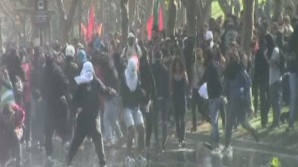 Zeci de mii de protestatari au luat cu asalt străzile din capitala statului Chile 