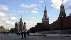 Vorbitorii de limbă rusă din fosta URSS ar putea primi mai uşor cetăţenia Rusiei