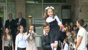 Emoţii pe final de an şcolar: Peste 28 de mii de elevi şi-au luat rămas bun de la liceu