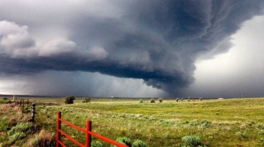Şase oameni au murit şi alţi 100 au fost răniţi, în urma unei tornade în Texas