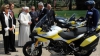 O geacă de piele şi două motociclete Harley Davidson, cadou pentru Papa Francisc