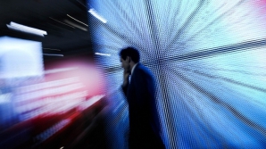 "Cetăţenii britanici care respectă legea nu trebuie să se teamă de serviciile de inteligenţă" 