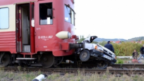 Directoarea Gimnaziului din Scăieni, accidentată pe calea ferată, rămâne în stare gravă