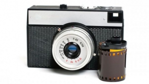 Gadgeturile copilăriei. Camera foto alb-negru, înlocuită azi de mirrorless 