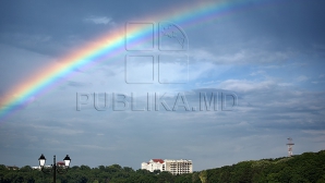 Meteorologii prognozează ploi pe arii extinse. Când se aşteaptă vreme frumoasă