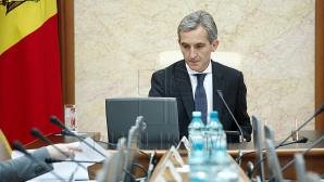 Guvernul, îngrijorat de ploi. Premierul Leancă a convocat şedinţa Comisiei pentru Situaţii Excepţionale