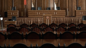 Vineri – zi liberă pentru deputaţi. Pentru a patra săptămână consecutiv şedinţa Parlamentului a fost anulată