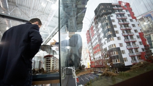 (VIDEO) Judecătorii vor primi locuinţe la preţ redus. "Va fi dificil să-mi cumpăr casă cu un salariu de 2.400 de lei"