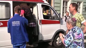 Panică la o staţie de metrou din Moscova. Din cauza unei defecţiuni la o linie de înaltă tensiune au izbucnit două incendii 