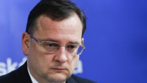 Corupţia a dat jos Guvernul Cehiei! Premierul Petr Necas a demisionat
