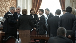 Opoziţia ar putea face ordinea de zi în ultima şedinţă de Parlament a fiecărei luni