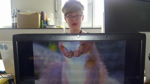 IATĂ cum se distrează angajaţii plictisiţi la birou FOTO