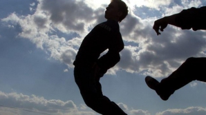 Cei mai curajoşi bărbaţi îşi dau întâlnire la Campionatul de şuturi în fluierul piciorului