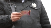 (VIDEO) Se întâmplă în Chişinău. Un poliţist a fost filmat în timp ce lua mită de la un şofer