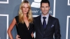 Solistul trupei Maroon 5 se căsătoreşte cu fotomodelul Behati Prinsloo