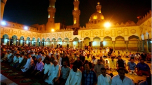 Musulmanii din întreaga lume încep astăzi luna Ramadanului 