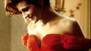 TOPUL rochiilor purtate în filme de actriţe celebre