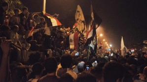 Violenţe soldate cu morţi la Cairo: Cel puţin 16 protestatari au murit (VIDEO)