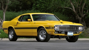 (FOTO) Una dintre cele mai rar întâlnite maşini, scoasă din nou la licitaţie