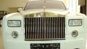 Cele mai ciudate cereri ale posesorilor de Rolls-Royce: Cu ce a dorit un milionar să-i fie tapetat interiorul maşinii
