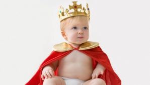 Bebeluşul regal va fi botezat cu apă din râul Iordan şi ar putea avea şase naşi 