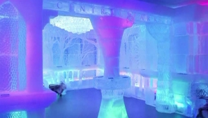 Primul bar făcut în totalitate din gheaţă a fost deschis la New York (VIDEO)